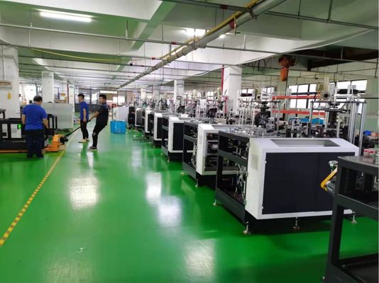 Macchine per la lavorazione della carta a rulli per la fabbricazione di tazze di carta