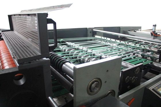 Produzione semplificata di quaderni di scrittura con macchina completamente automatica