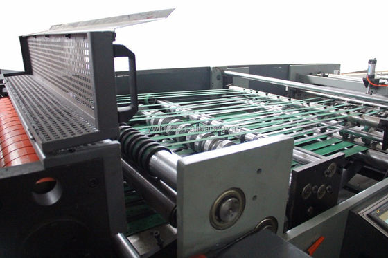 Apparecchiature per ufficio Macchine per l'esercizio ad alta velocità e per la produzione di quaderni per la stampa